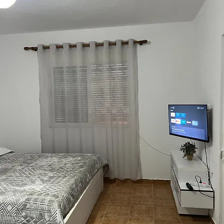 Apartamento Inn Apartment Kamez